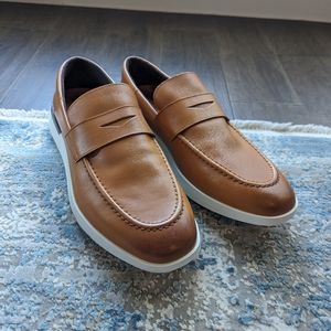 Wolf & Shepherd crossover loafer in honey/white size 11 M